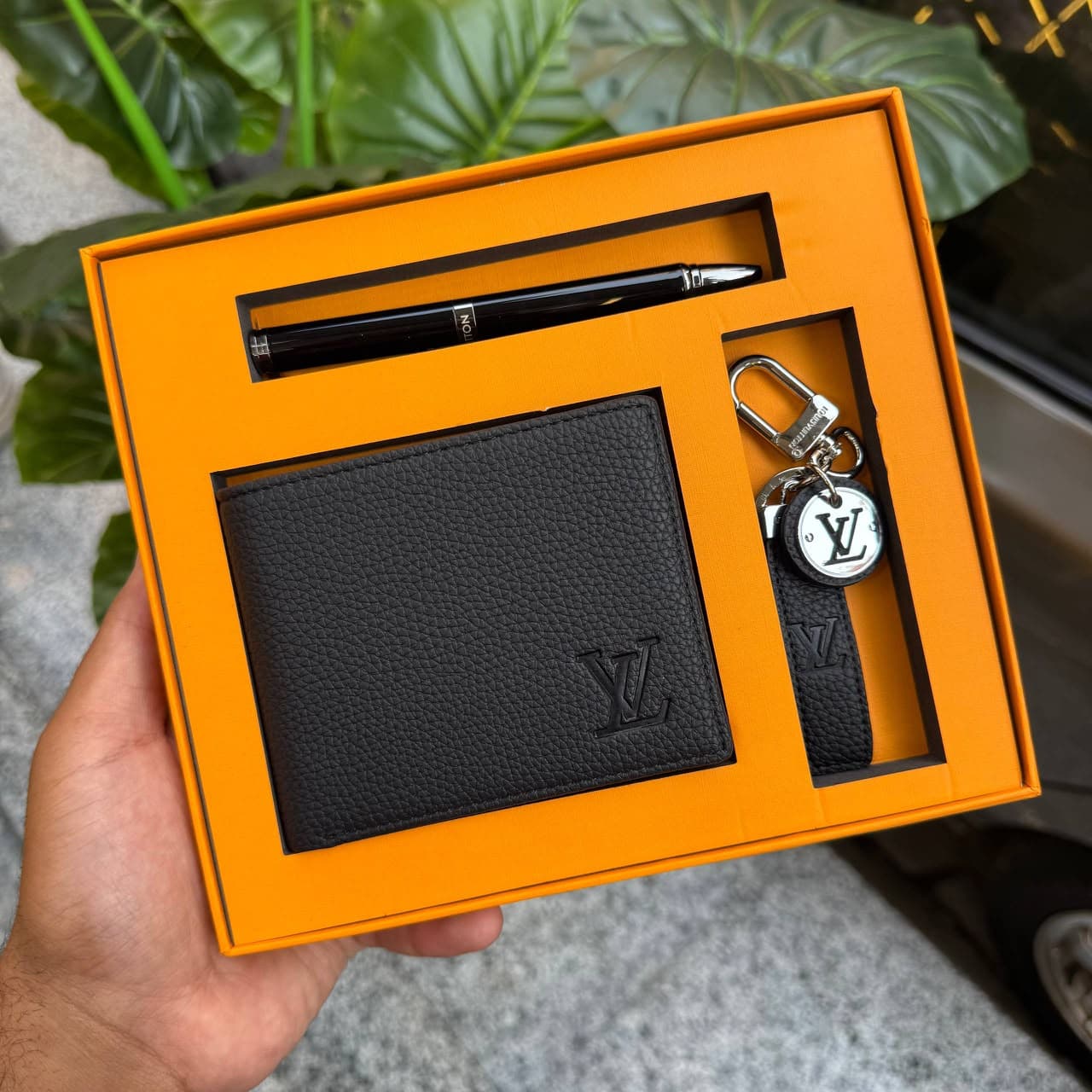 باكج lv قلم 