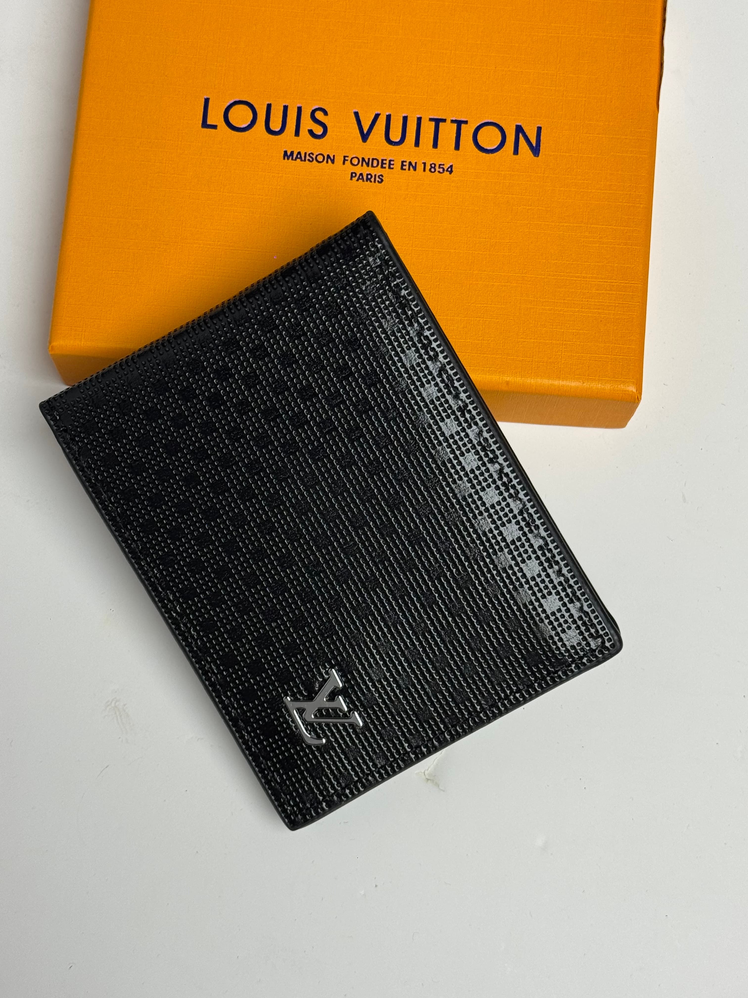 محفظه lv-281-wa
