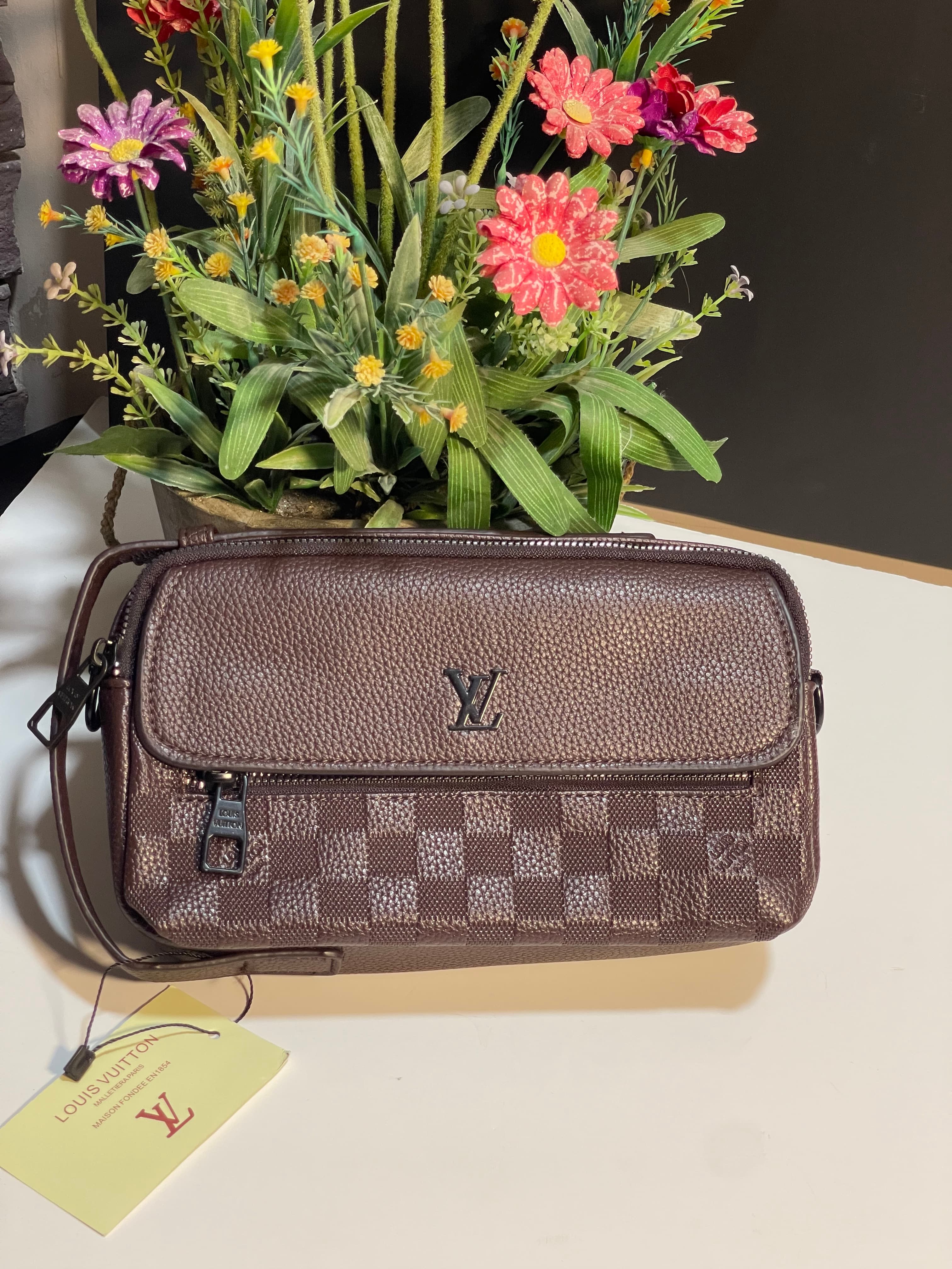 شنطه lv bg5-351