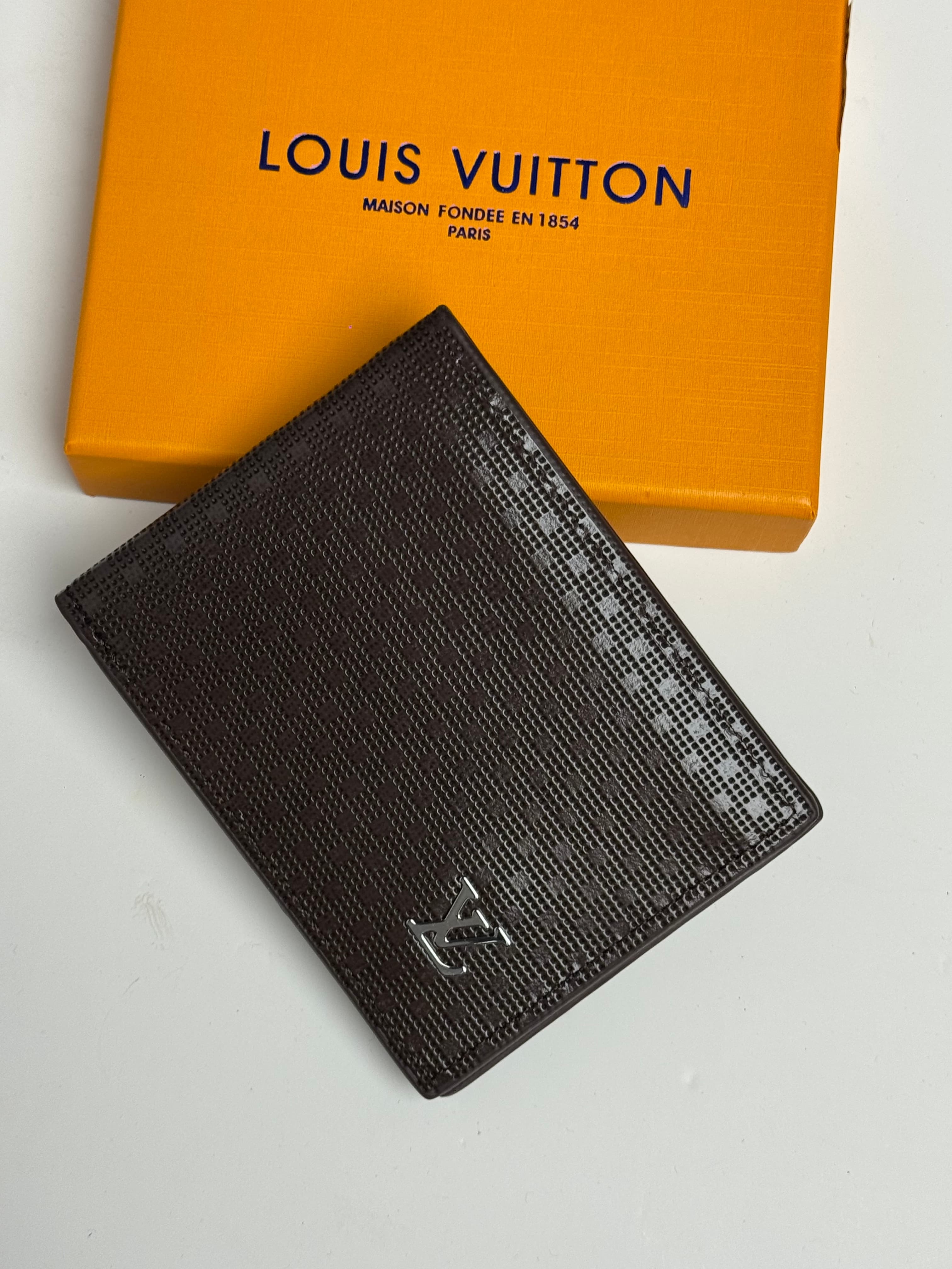 محفظه lv-281-wa