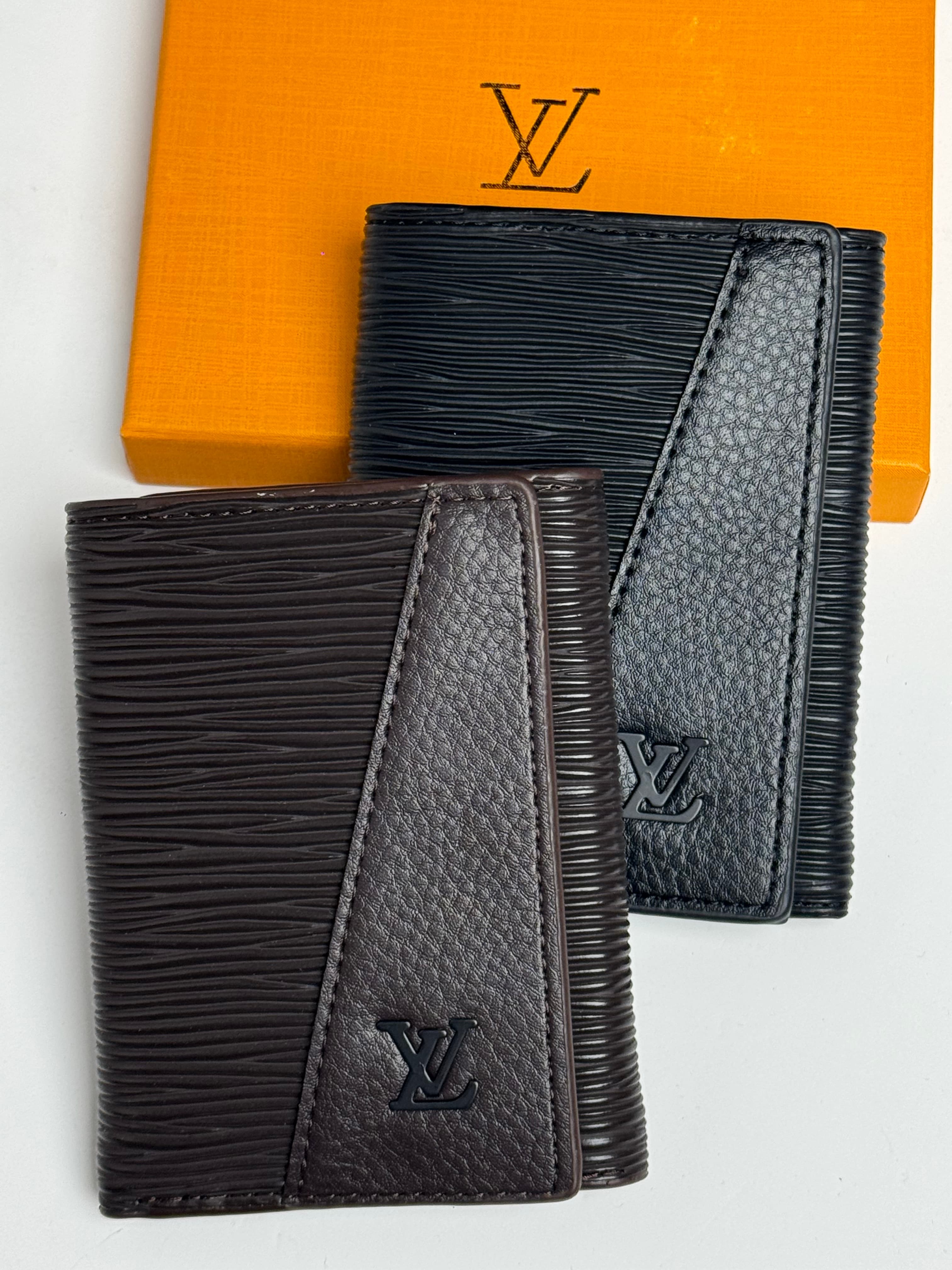 محفظه lv-144-601